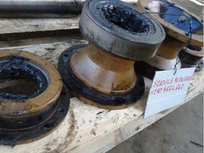 Boîtier de roulements pour réducteur pour Caterpillar 955L en vente par OLM 90 Srl