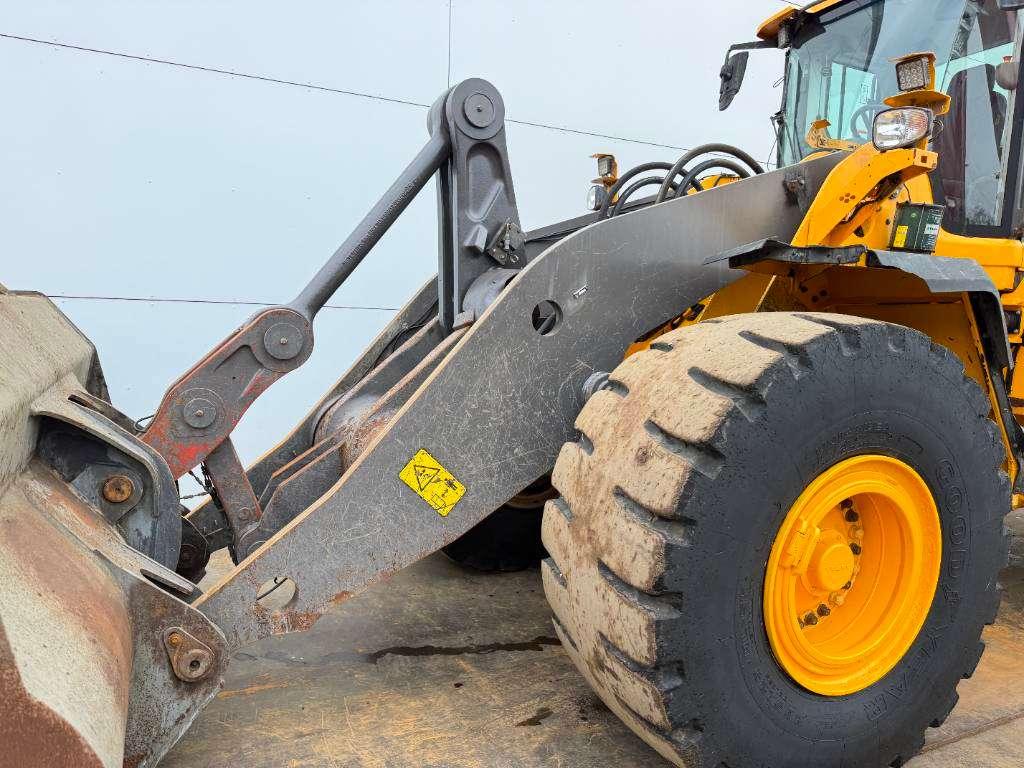 Volvo L180H - German Machine / Automatic Greasing Photo 16
