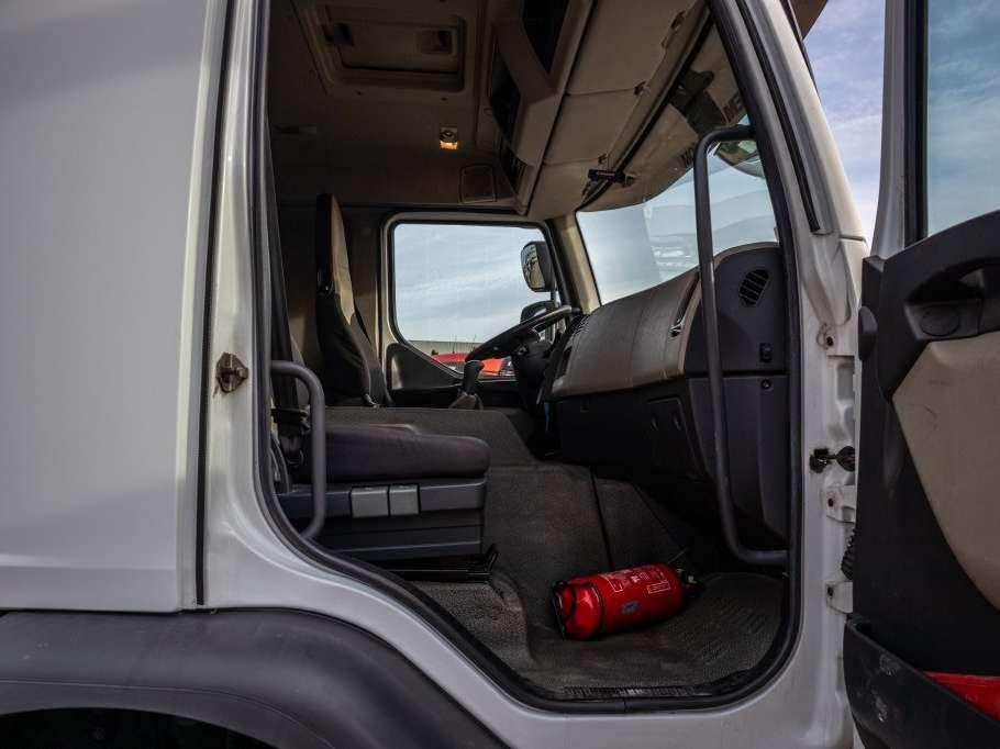 Renault PREMIUM 340 DXI-6X2 Photo 15