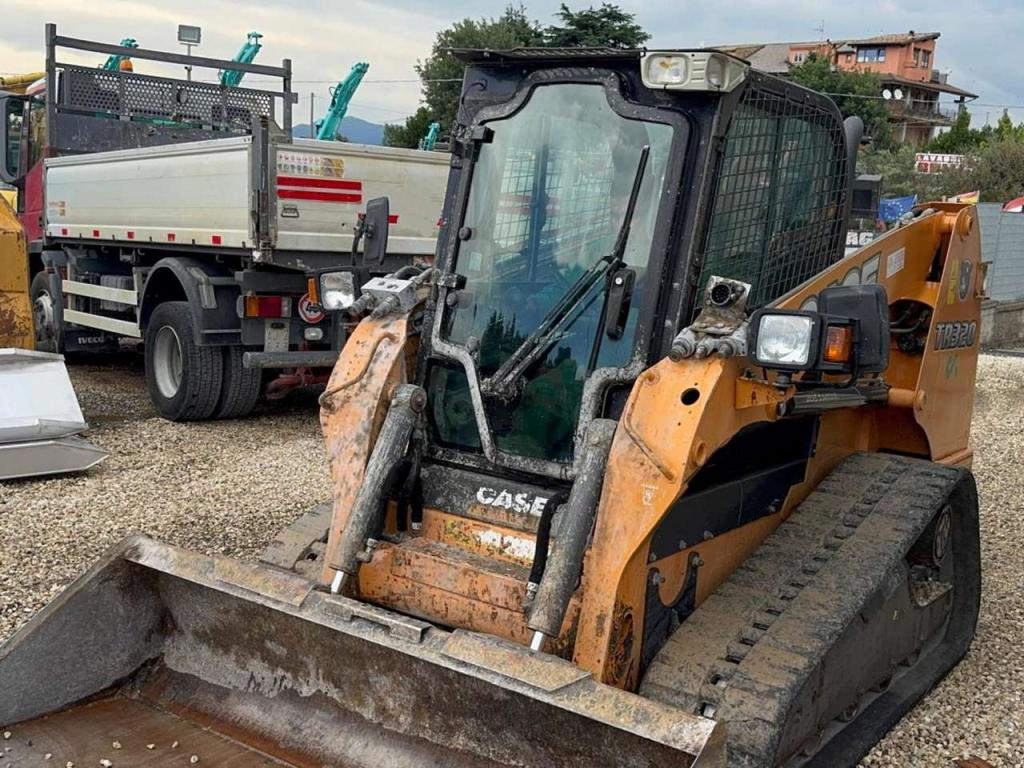 Case TR320 Photo 1