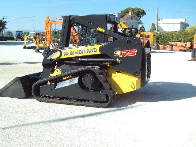 New Holland C175 Photo 2