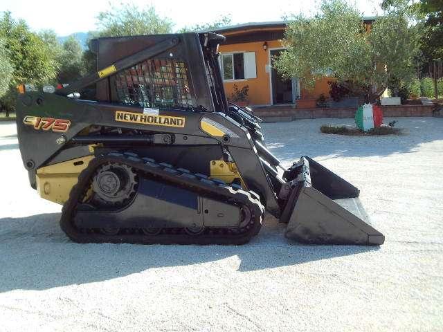 New Holland C175 Photo 9