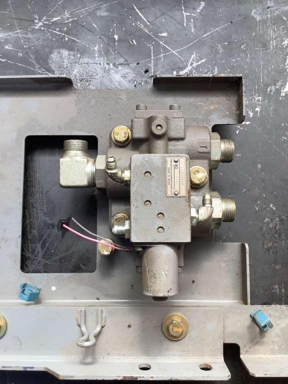 Capot et panneau de carrosserie pour Hitachi ZX 135-5 Photo 4
