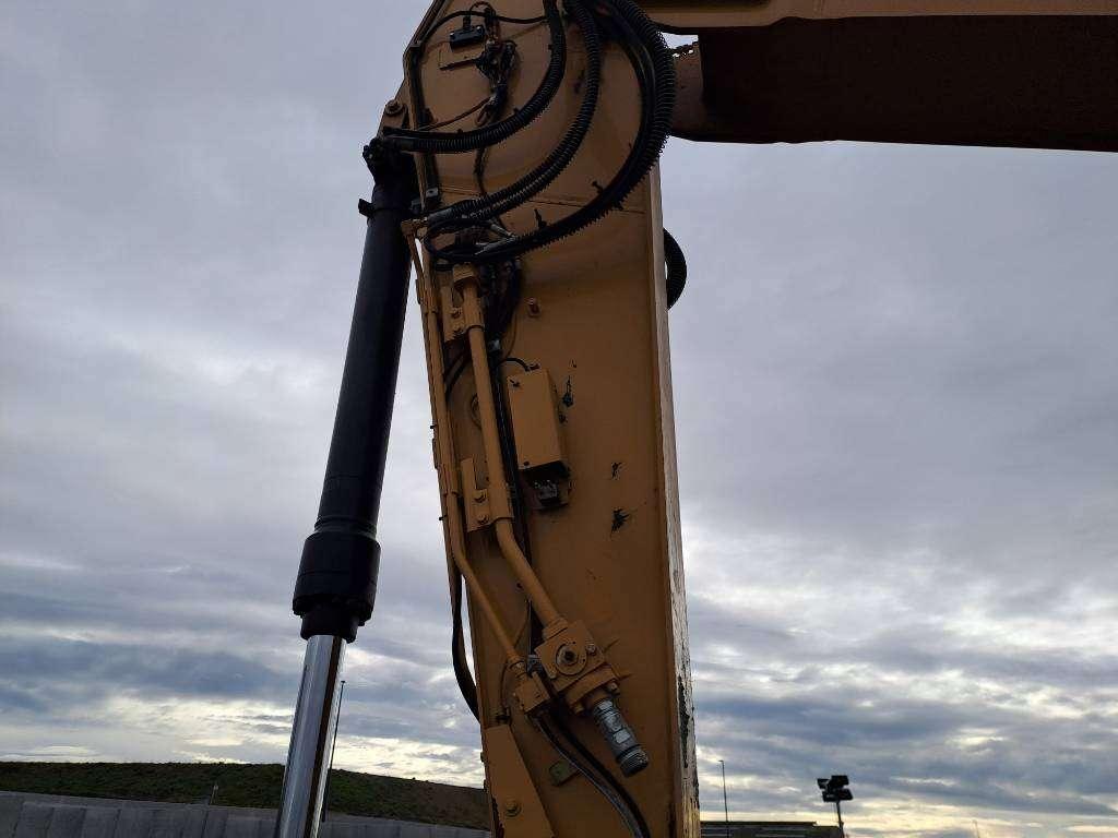 Caterpillar 320 Photo 9
