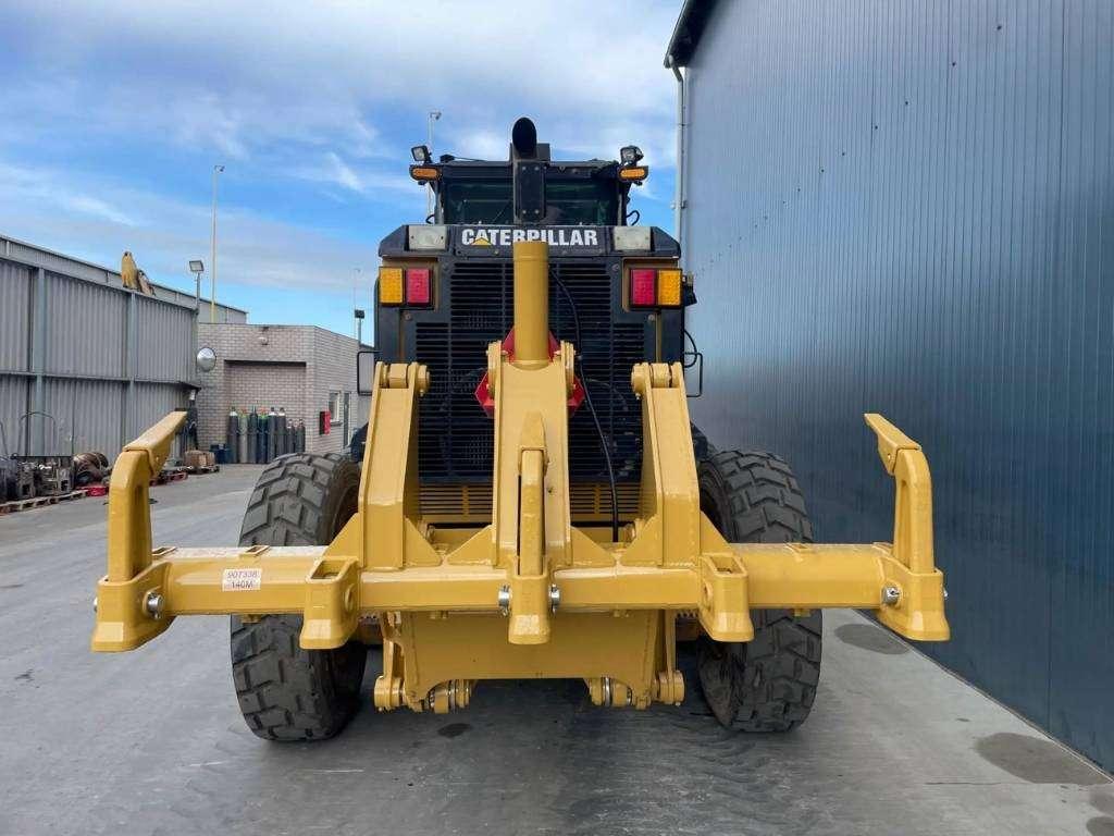 Caterpillar 140M Photo 10