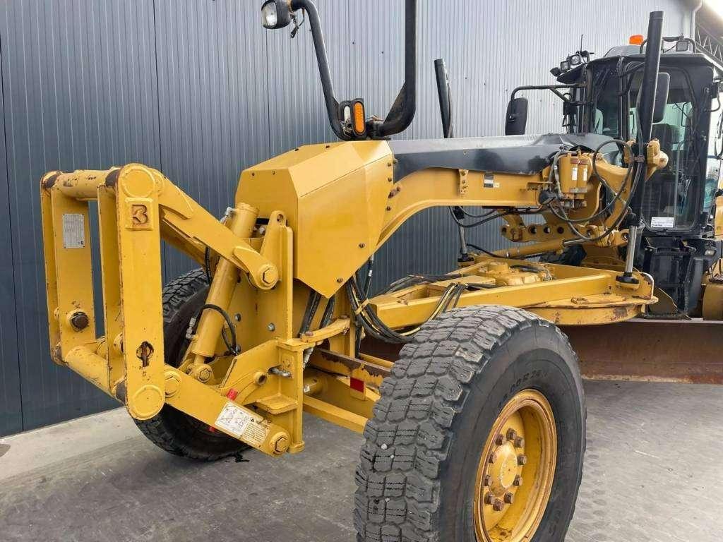 Caterpillar 140M Photo 11