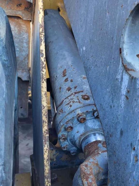 Volvo lift cylinder 17230574 for Volvo L180G, L180H Photo 1