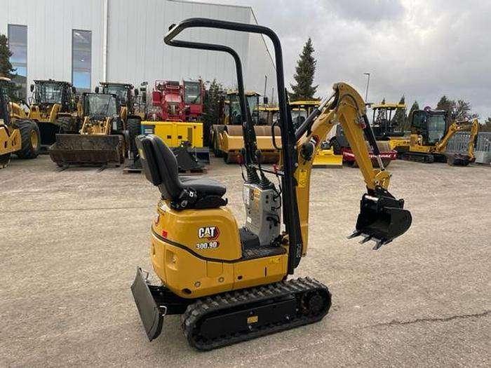 Caterpillar 300.9D Photo 2