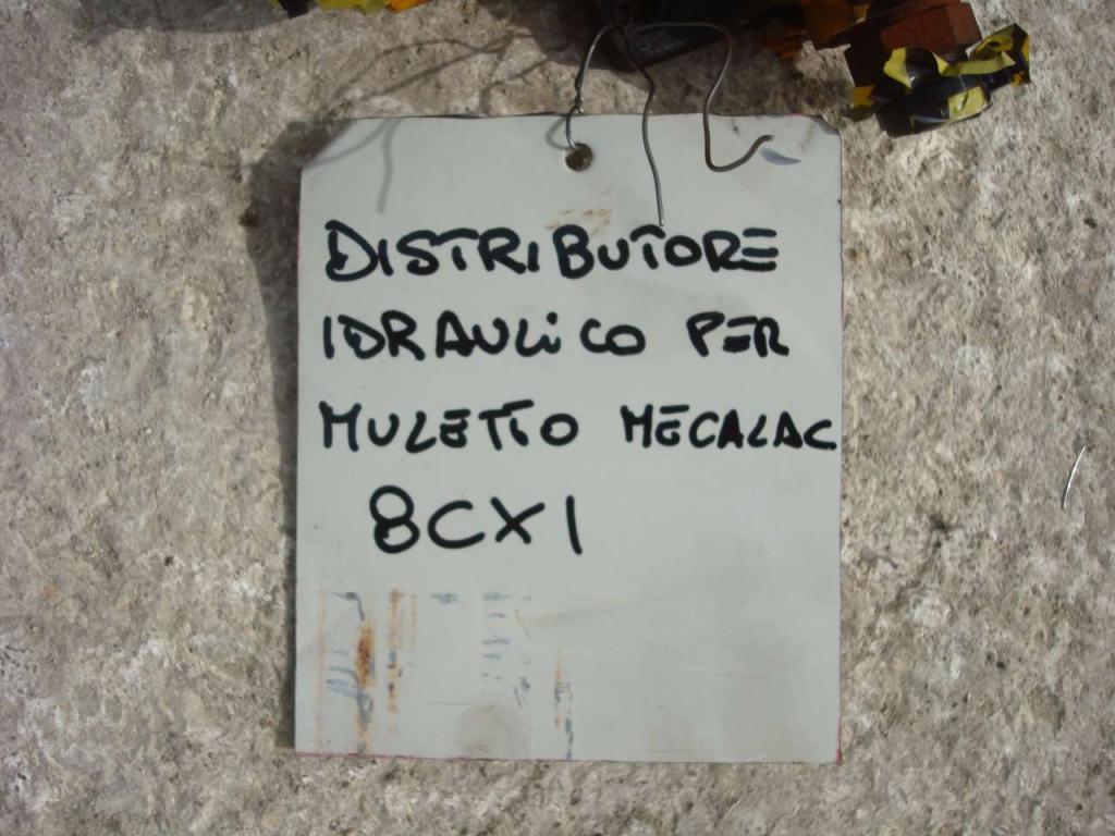 Distributeur hydraulique pour per Muletto Mecalac 8CXI Photo 3