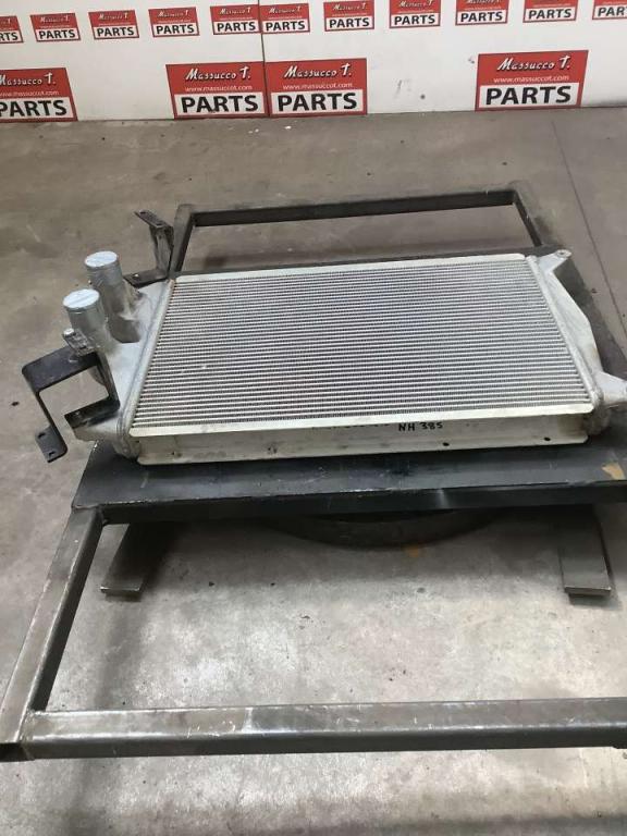Radiateur intercooler pour New Holland E385 Photo 1