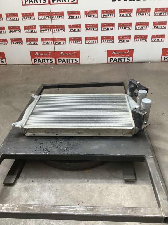 Radiateur intercooler pour New Holland E385 Photo 3