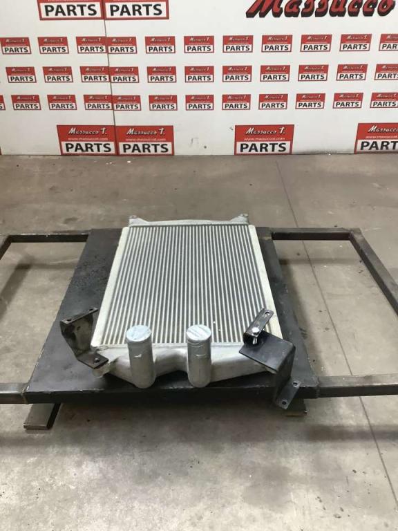 Radiateur intercooler pour New Holland E385 Photo 4