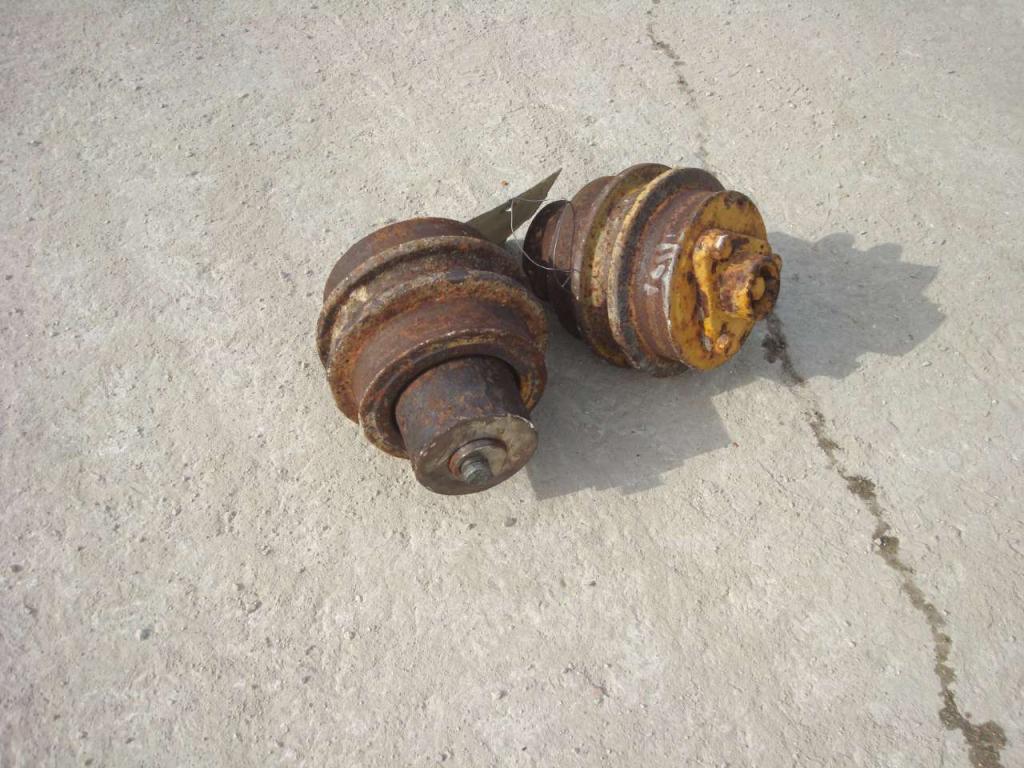 Galets supérieurs pour Komatsu D31S Photo 2