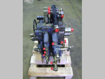 Distributeur hydraulique pour New Holland E 145 en vente par PRV Ricambi Srl