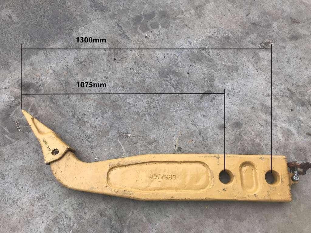 Caterpillar D7R Shank incl. Tip Photo 4