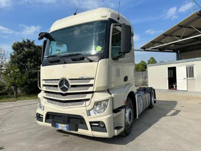Mercedes-Benz Actros 1848 Photo 1