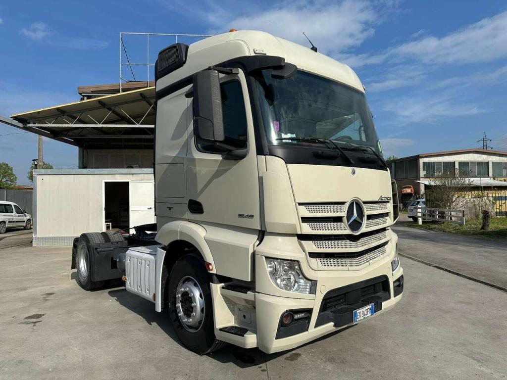 Mercedes-Benz Actros 1848 Photo 2
