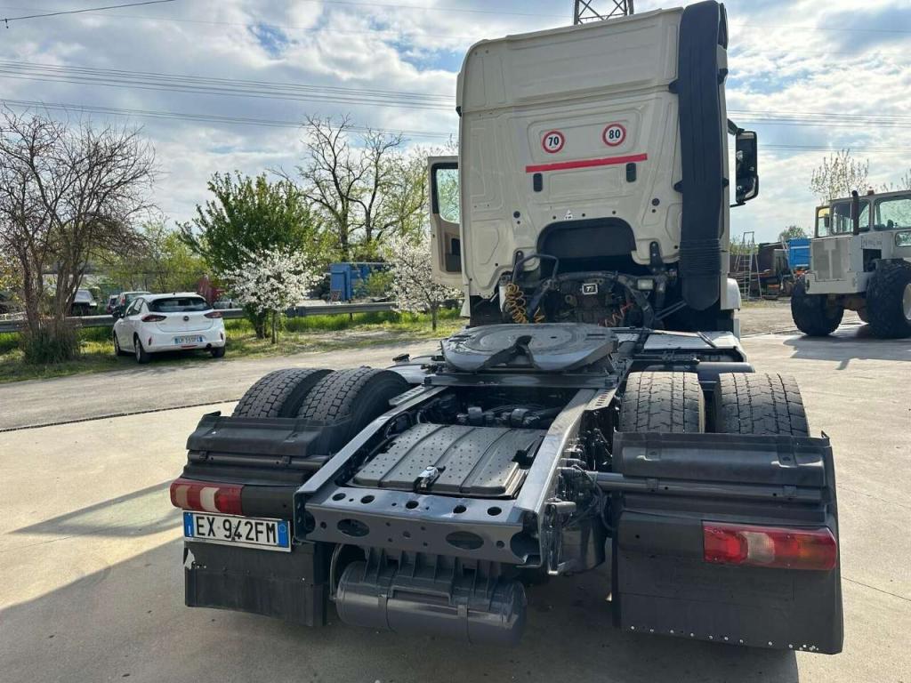 Mercedes-Benz Actros 1848 Photo 8