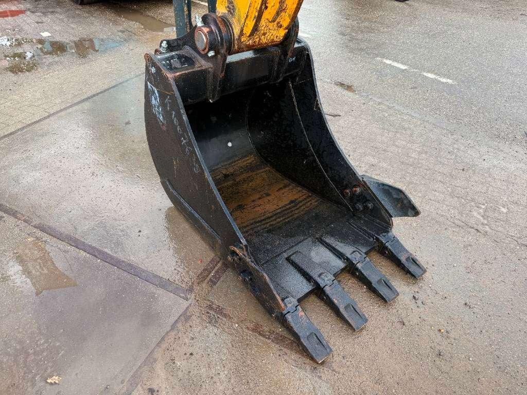 Hyundai HX300LR - 18m Long Reach / Auto Greasing Photo 16