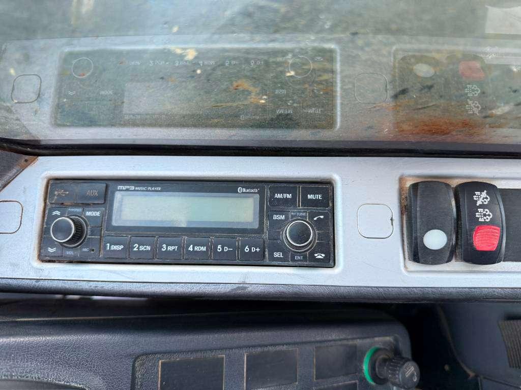 Hyundai HX300LR - 18m Long Reach / Auto Greasing Photo 9