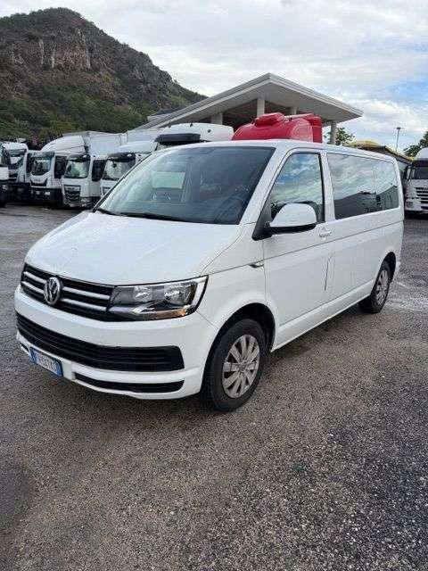 Volkswagen KOMBI 9 posti Photo 1