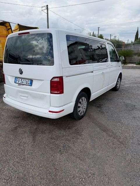 Volkswagen KOMBI 9 posti Photo 3