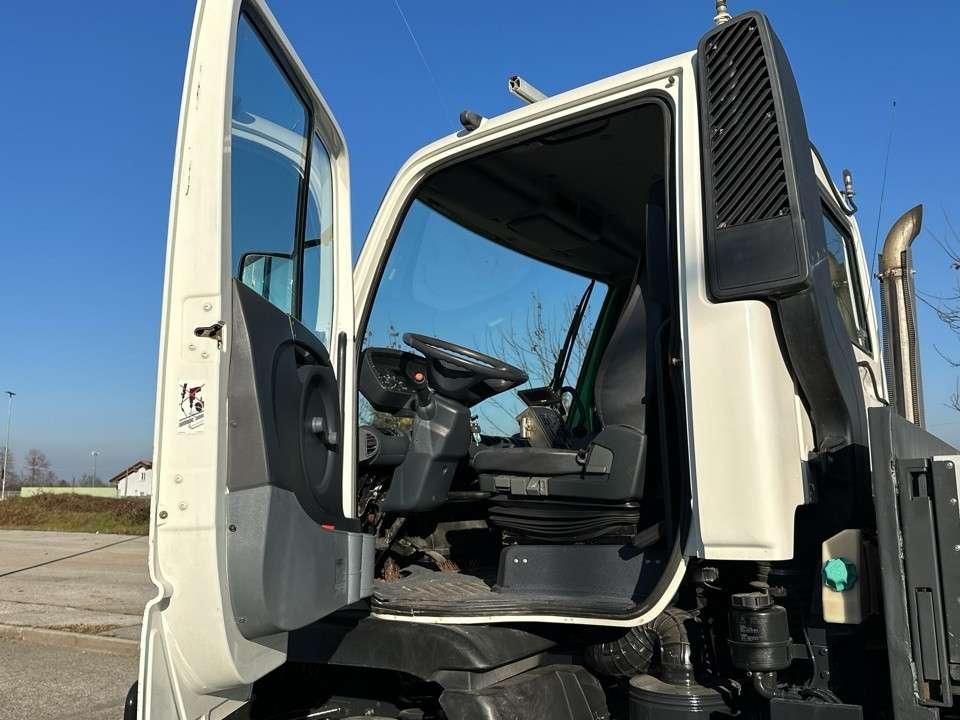 Mercedes-Benz Unimog 405 4X4 Photo 9