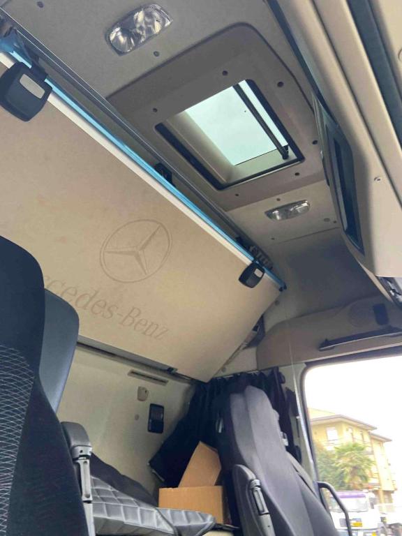 Mercedes-Benz 420 Euro 6 Photo 13