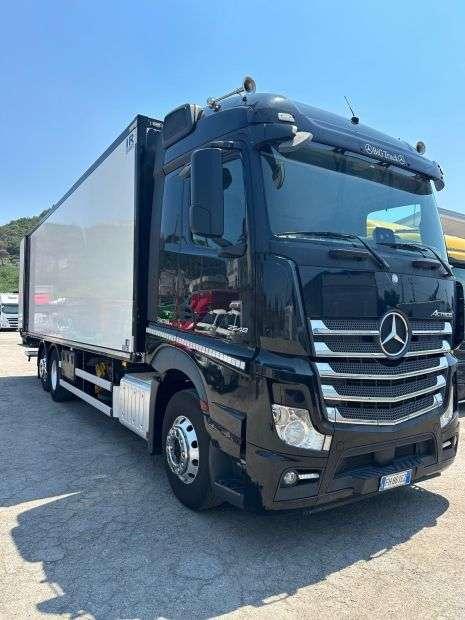 Mercedes-Benz actros 2548 Photo 1