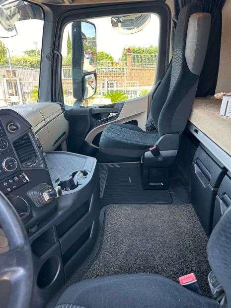Mercedes-Benz actros 2548 Photo 6