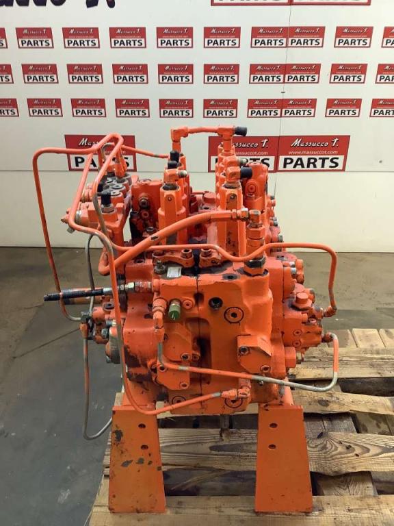 Distributeur hydraulique pour Hitachi EX215 Photo 3