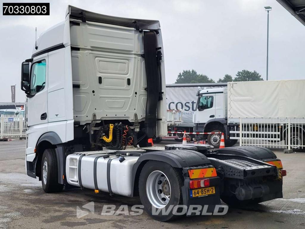 Mercedes-Benz Actros 1843 4X2 BigSpace NL-Truck Retarder 2x Tanks Photo 2