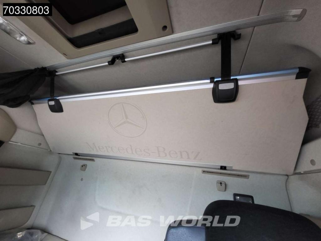 Mercedes-Benz Actros 1843 4X2 BigSpace NL-Truck Retarder 2x Tanks Photo 27