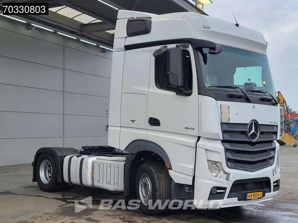 Mercedes-Benz Actros 1843 4X2 BigSpace NL-Truck Retarder 2x Tanks Photo 8