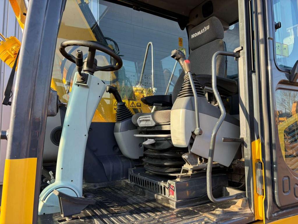 Komatsu PW148-10 Photo 14