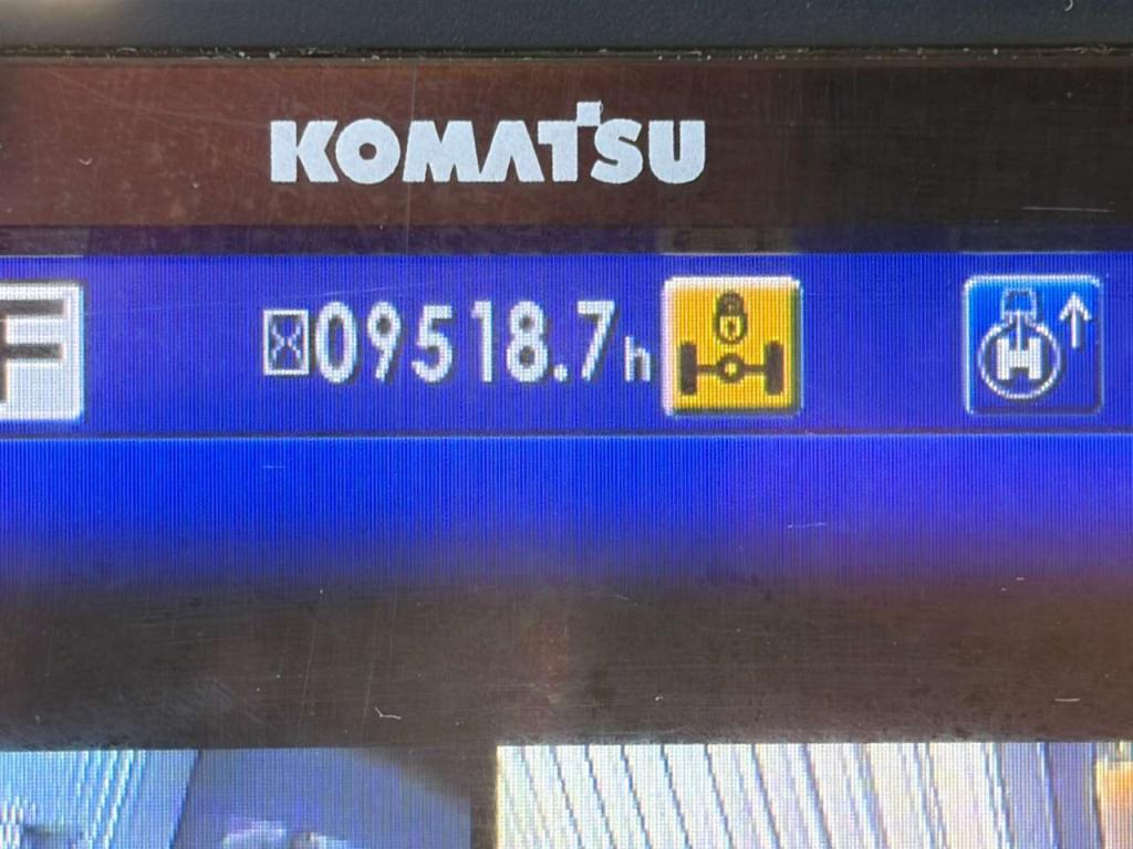 Komatsu PW148-10 Photo 19