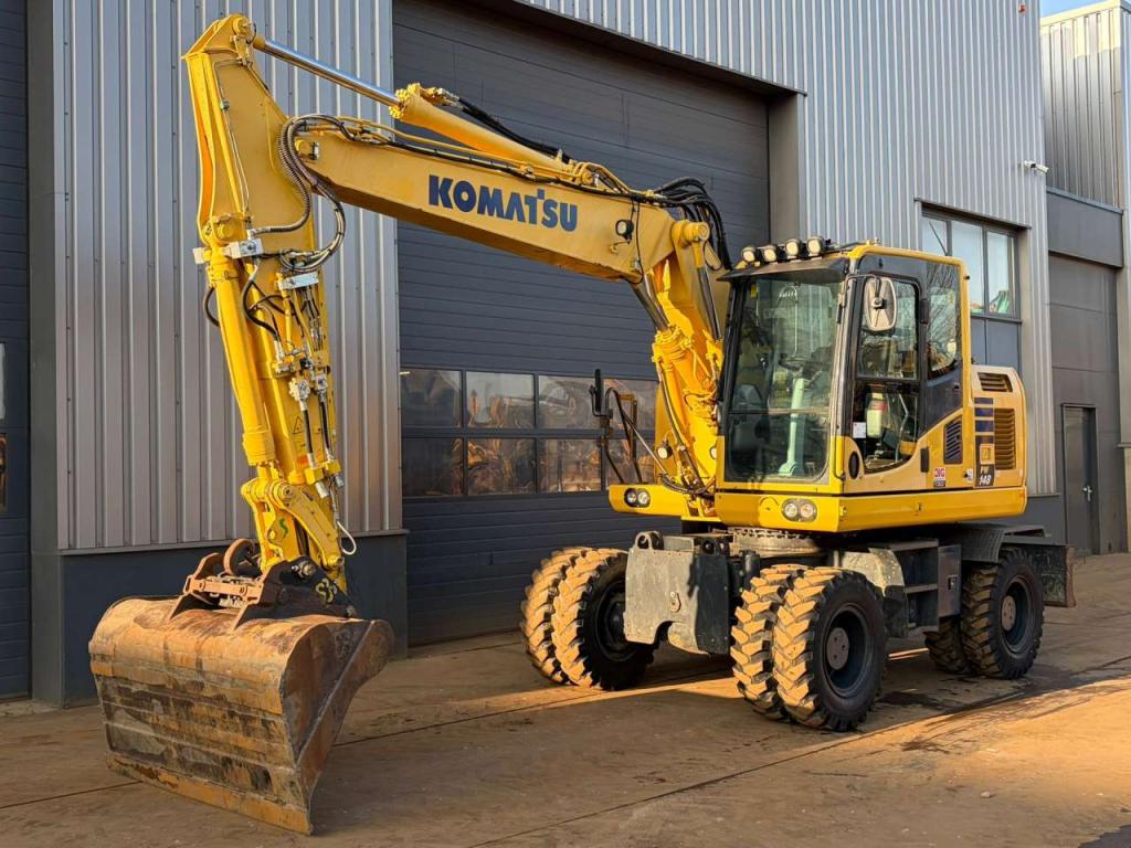 Komatsu PW148-10 Photo 2