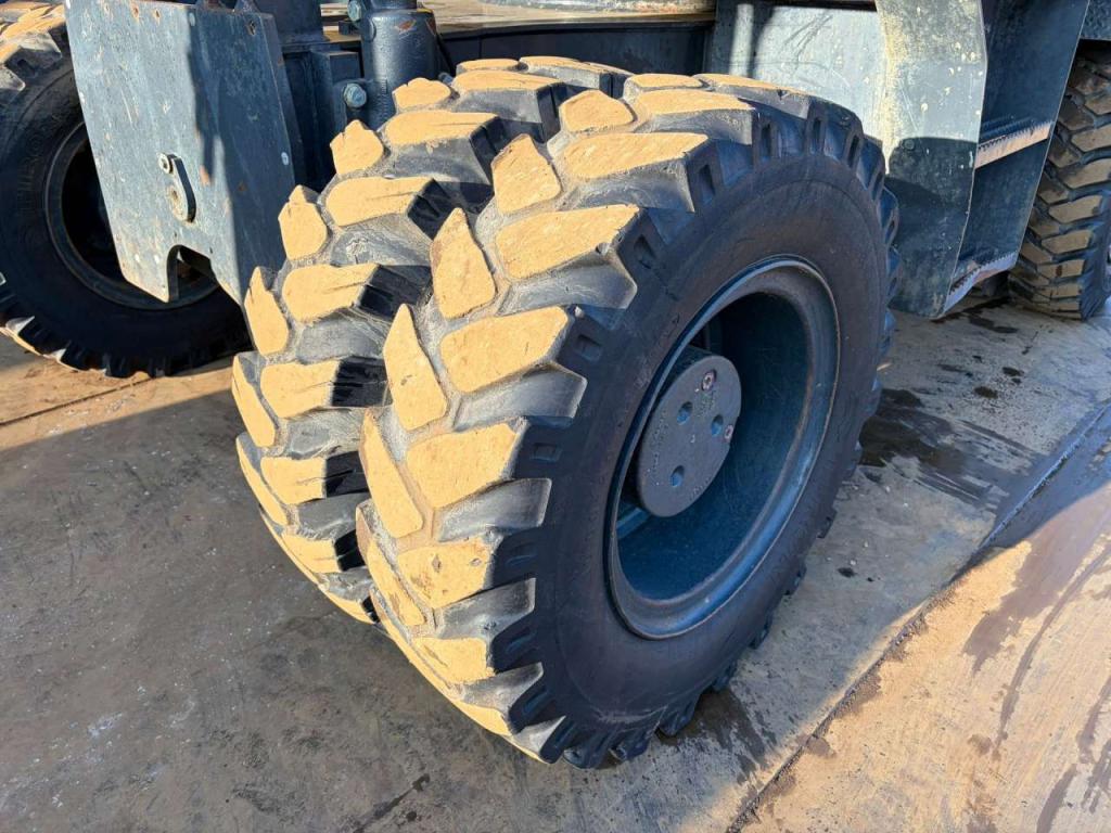 Komatsu PW148-10 Photo 9
