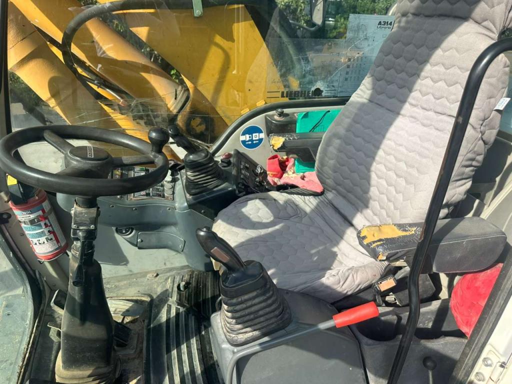 Liebherr 914 Photo 13
