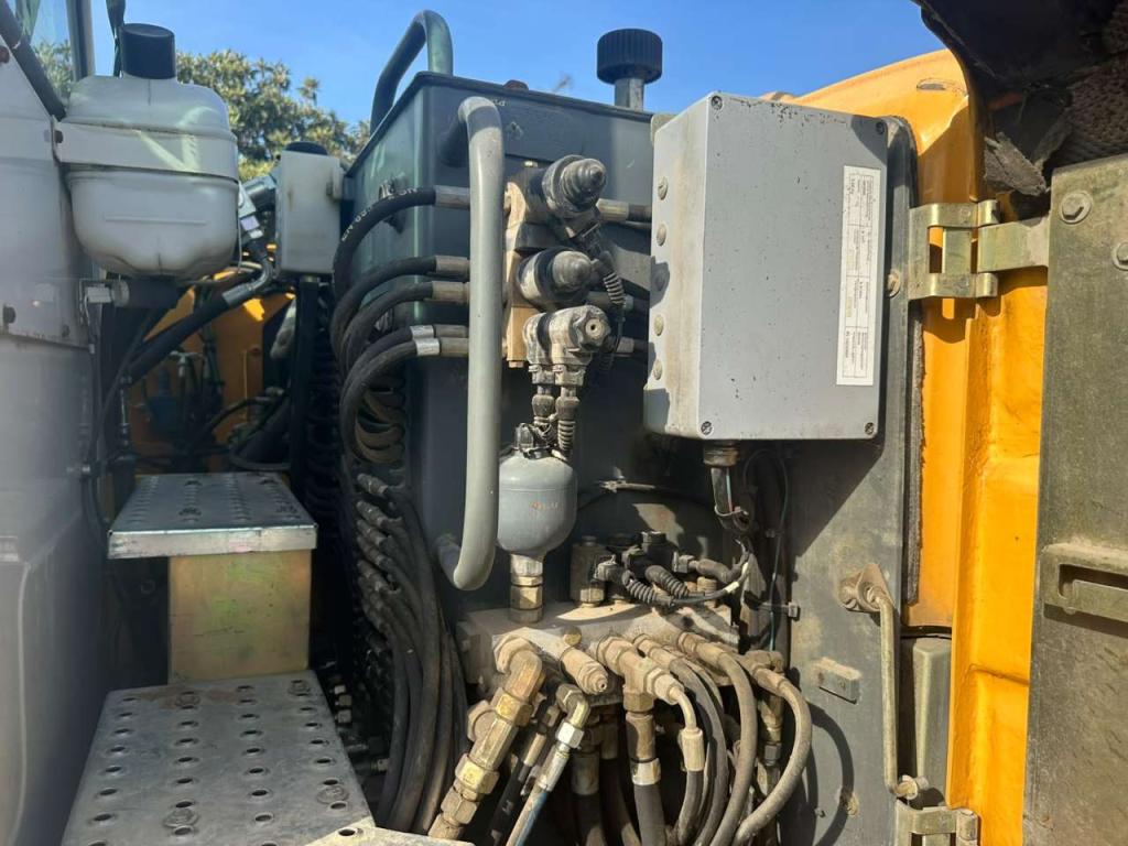 Liebherr 914 Photo 16