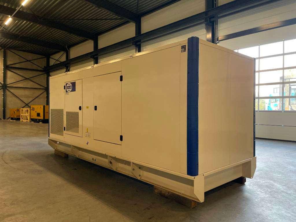 FG Wilson P715-3 - 715 kVA Genset - DPX-16023 Photo 3