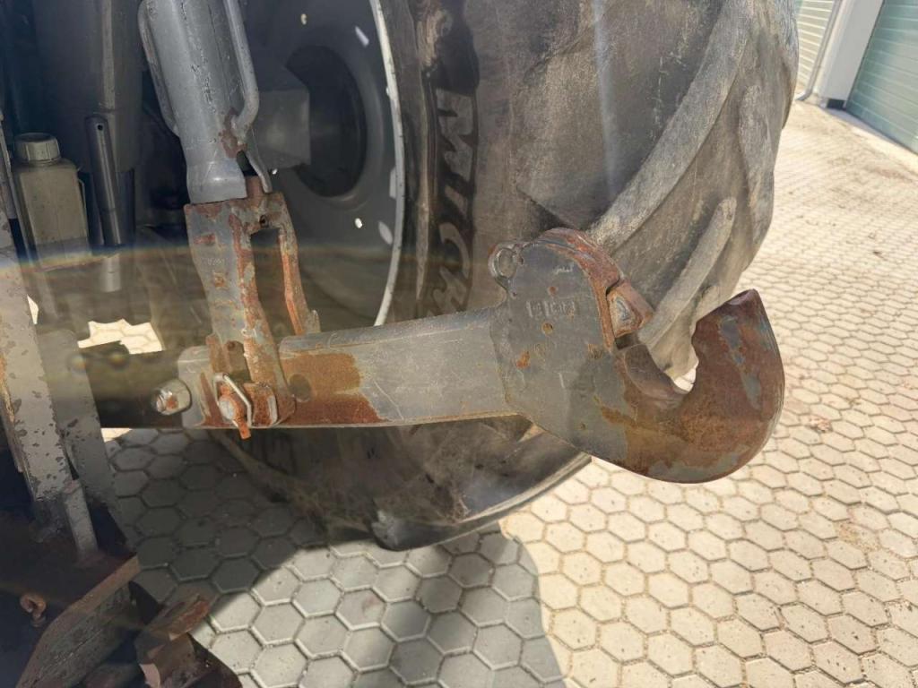 Massey Ferguson 7620 Dyna 6 Air Brakes - Front Linkage Photo 29