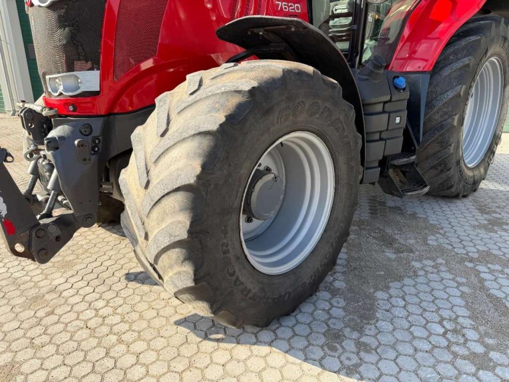 Massey Ferguson 7620 Dyna 6 Air Brakes - Front Linkage Photo 9