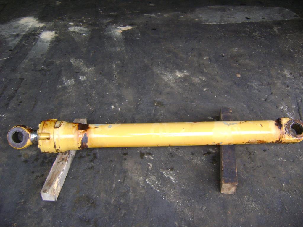 Piston pour pelle (stick) pour Liebherr 912 Photo 1