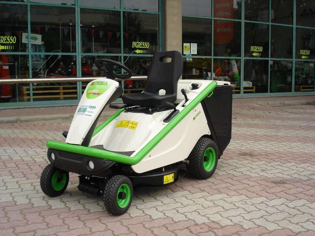 Etesia BAHIA 2 MKHE MOTORE KAWASAKI 16 HP BICILINDRICO Photo 4