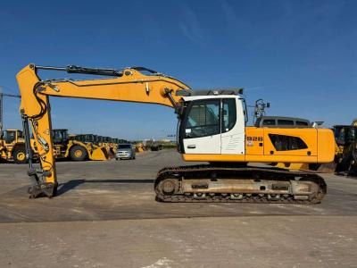 Liebherr R926 LC en vente par Big Machinery