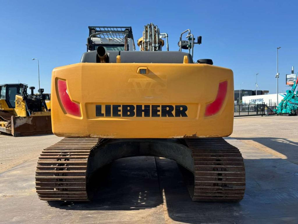 Liebherr R926 LC Photo 4