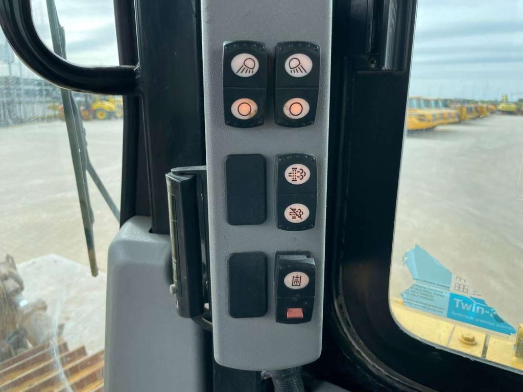 Caterpillar D6T LGP Photo 25