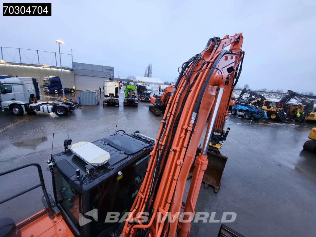 Hitachi ZX300 LC -6 Photo 12
