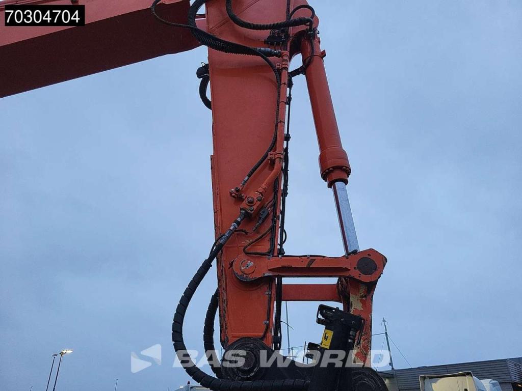 Hitachi ZX300 LC -6 Photo 14